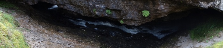 A close up panorama - see the water rushing through.